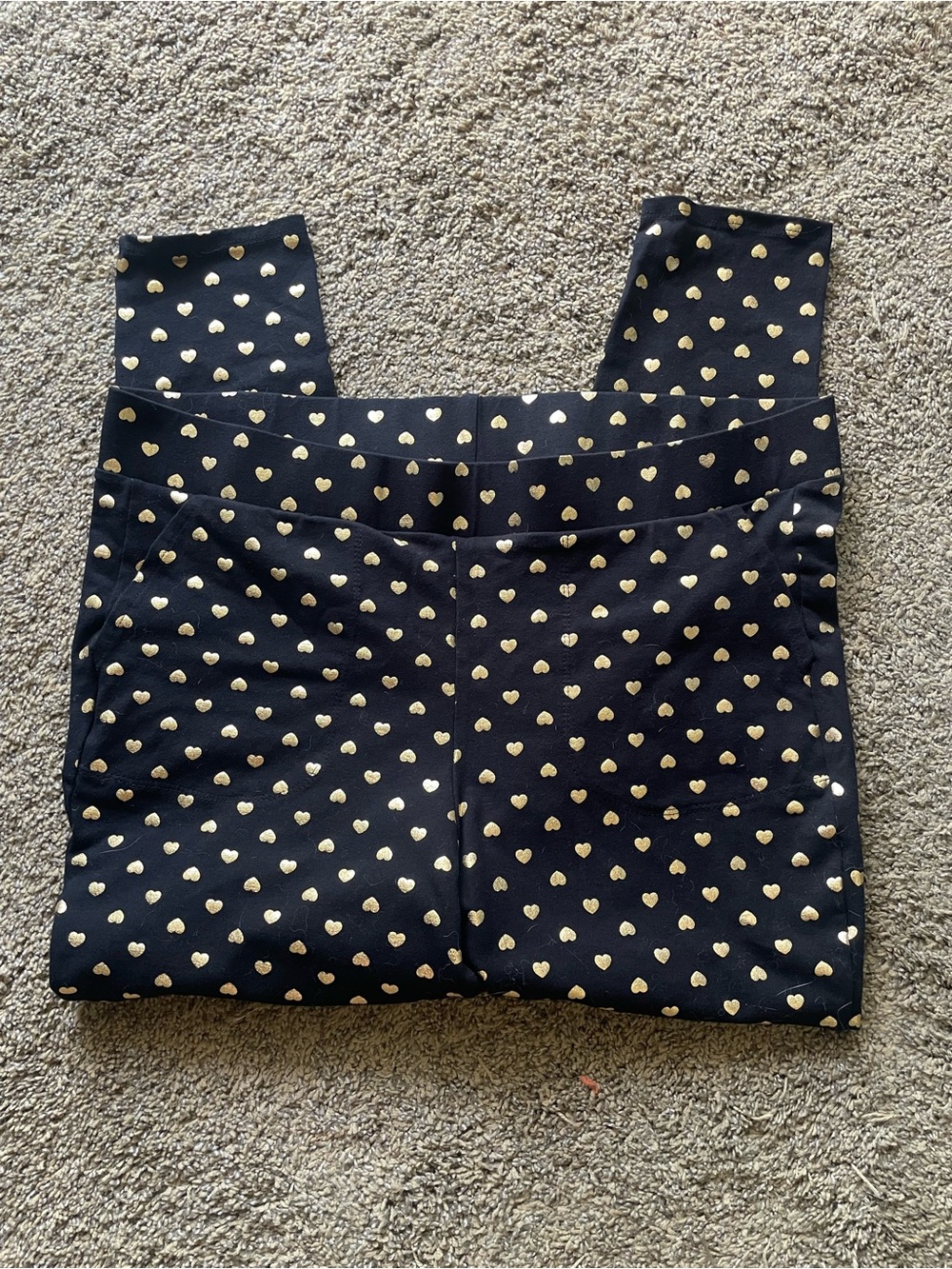 NWOT black torrid legging pants with gold foil heart pattern and pockets size 3x